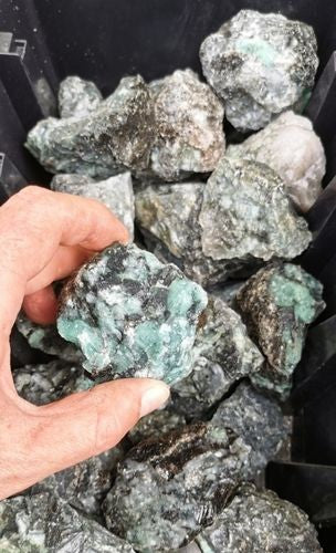 Pierres Brutes - Émeraude sur Quartz