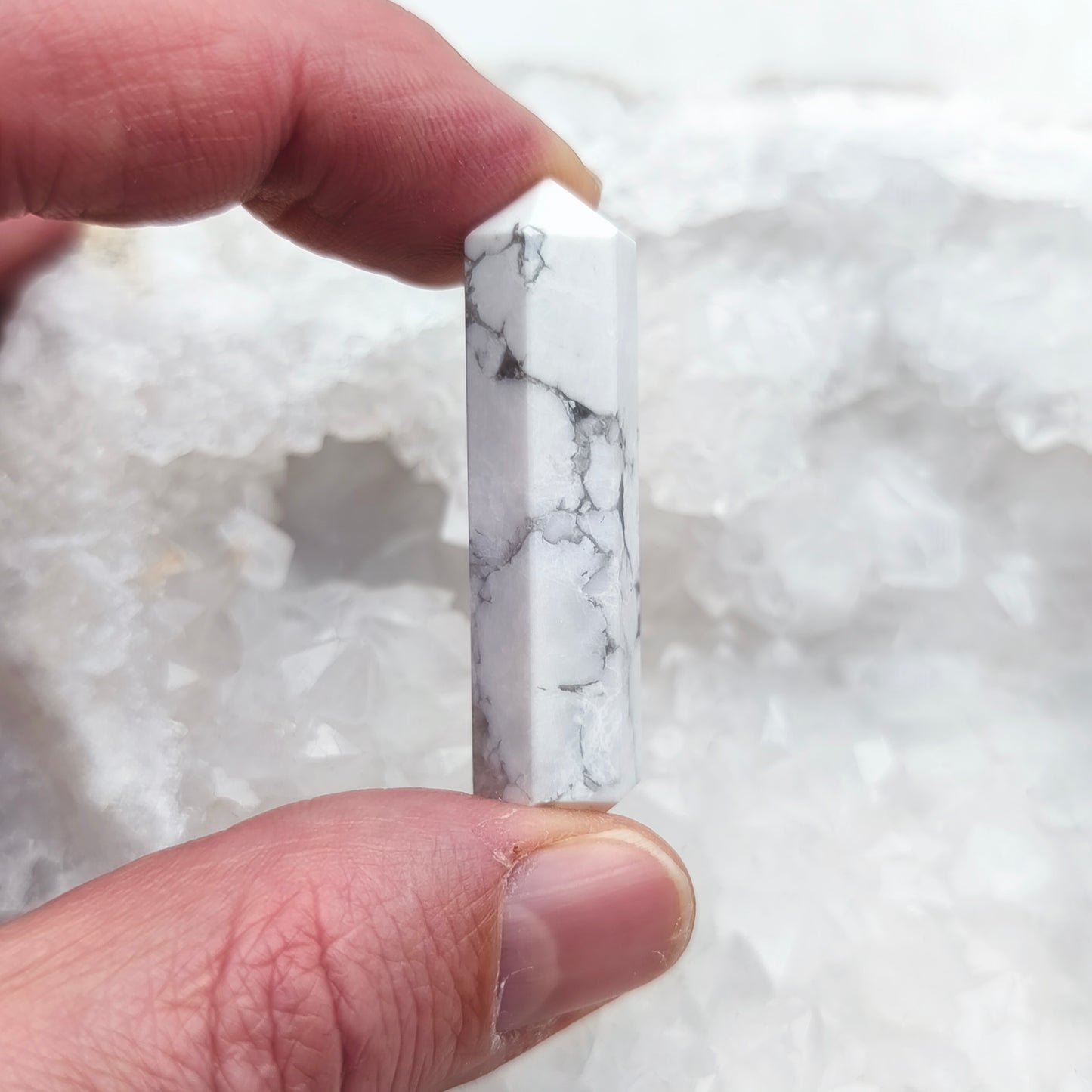 Pointe Biterminée - Howlite (4/5 cm)