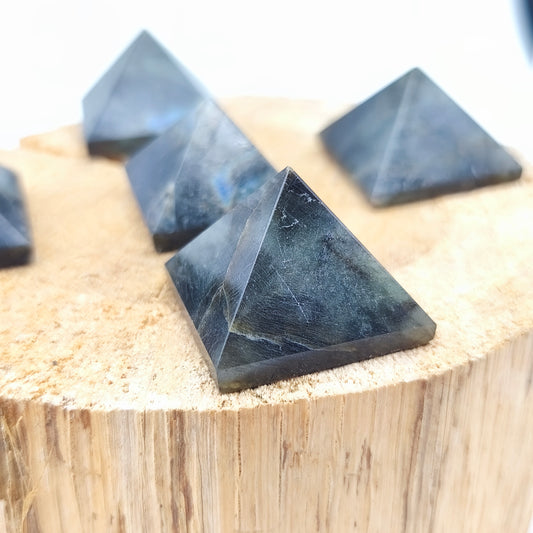 Pyramide - Labradorite