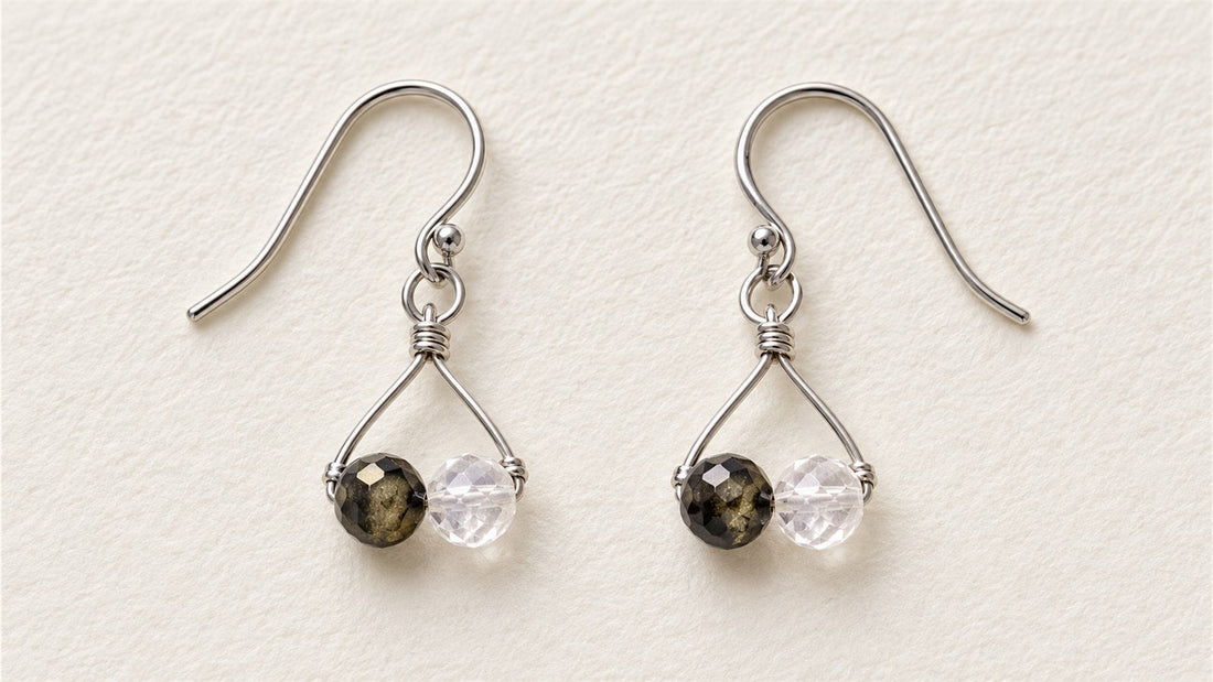 Boucles d’oreilles duos sur fil courbé : obsidienne dorée facettée et cristal de roche facetté