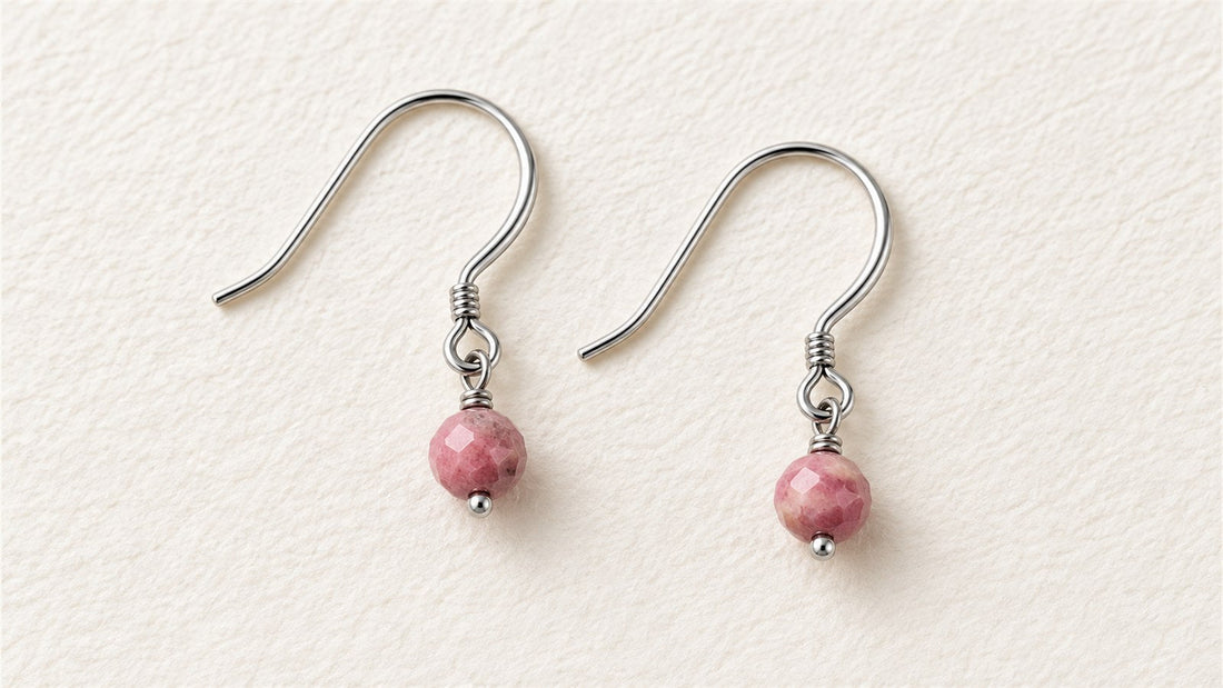 Boucles d’oreilles gouttes simples : rhodonite extra facettée