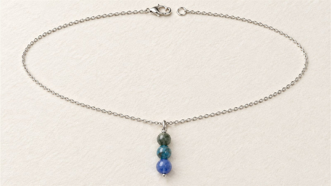 Collier pendentif sur chaîne fine : aventurine bleue, apatite bleue et agate mousse