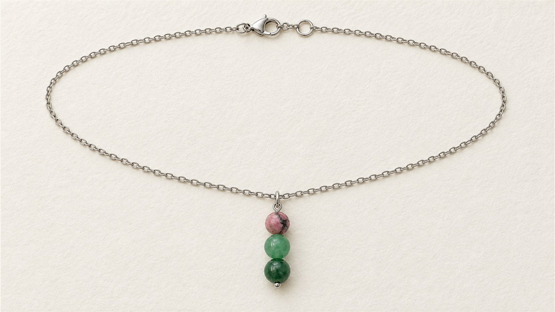 Collier pendentif sur chaîne fine : jade de birmanie, aventurine verte et rhodonite