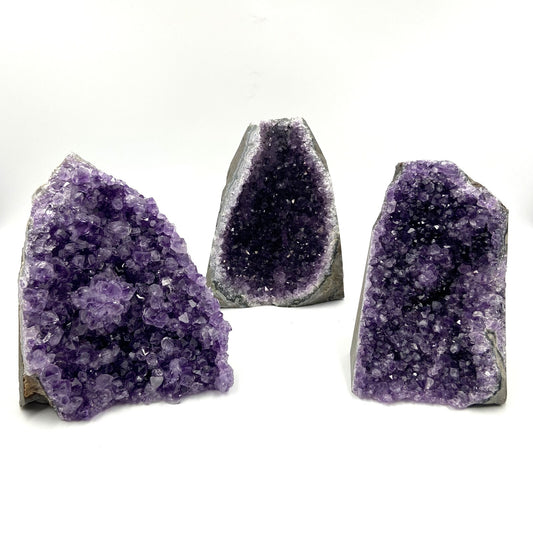 Lot de 3 Améthystes Brutes - Base Sciée n°4 - 3,650 kg