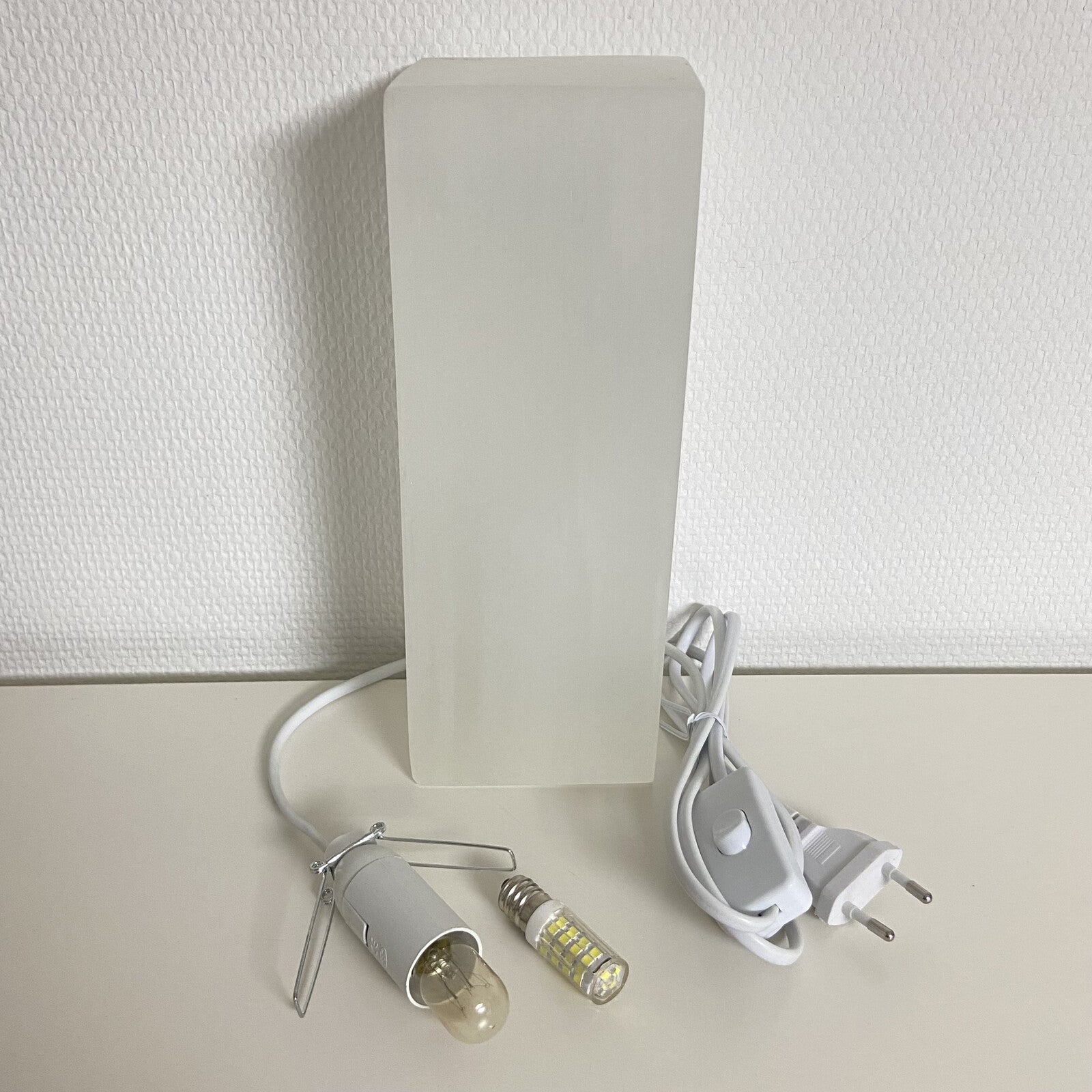 Lampe en Sélénite - Carrée (25 cm)