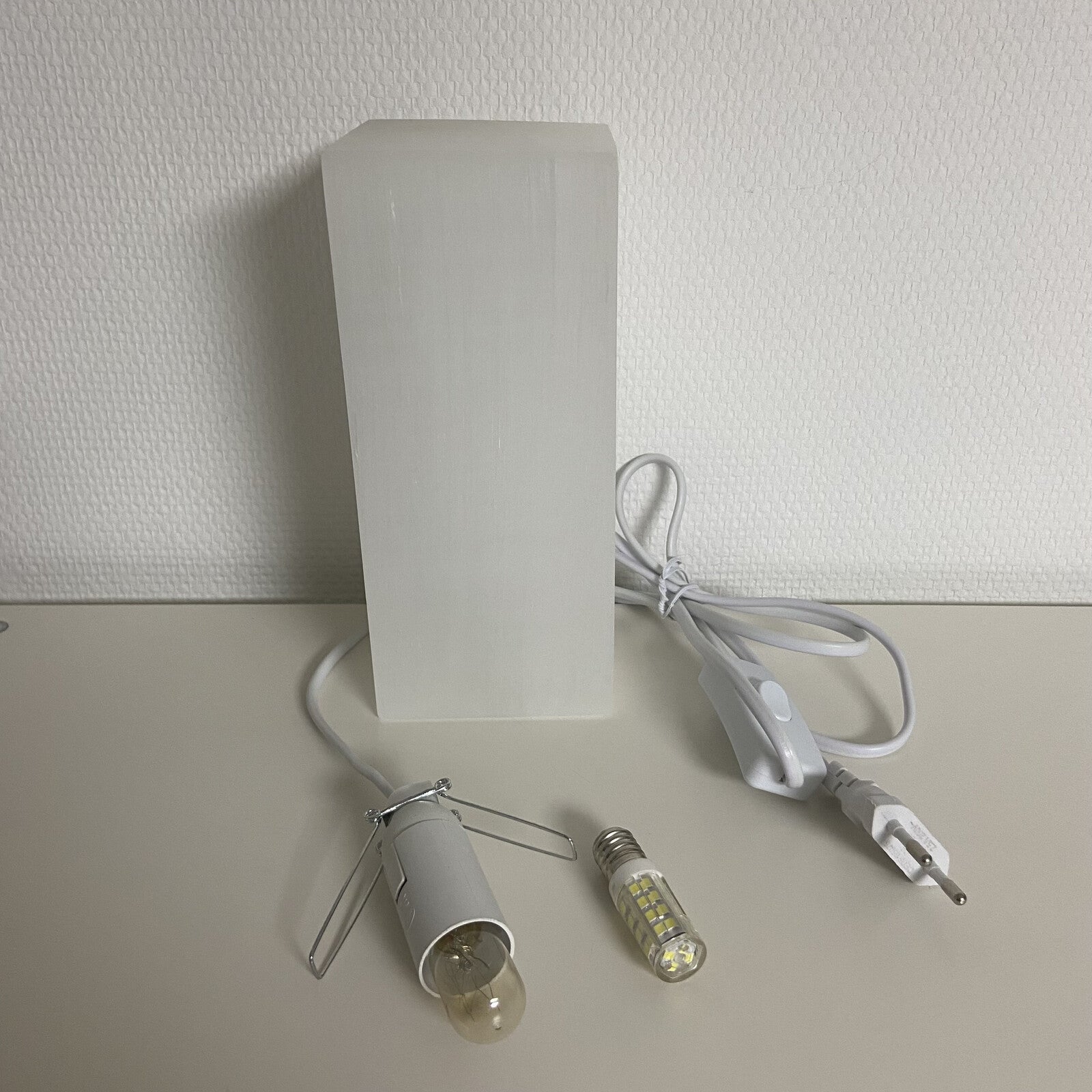 Lampe en Sélénite - Carrée (20 cm)