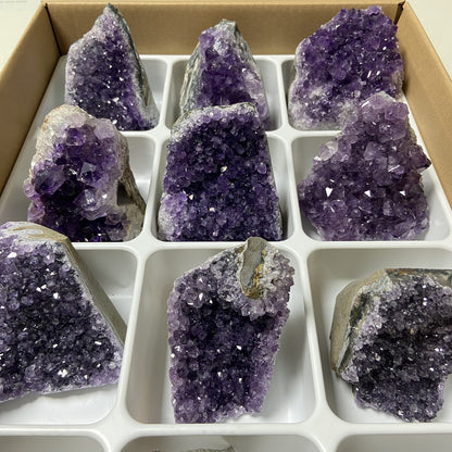 Lot de 12 Améthystes Brutes - Base Sciée n°7 - 4,980 kg