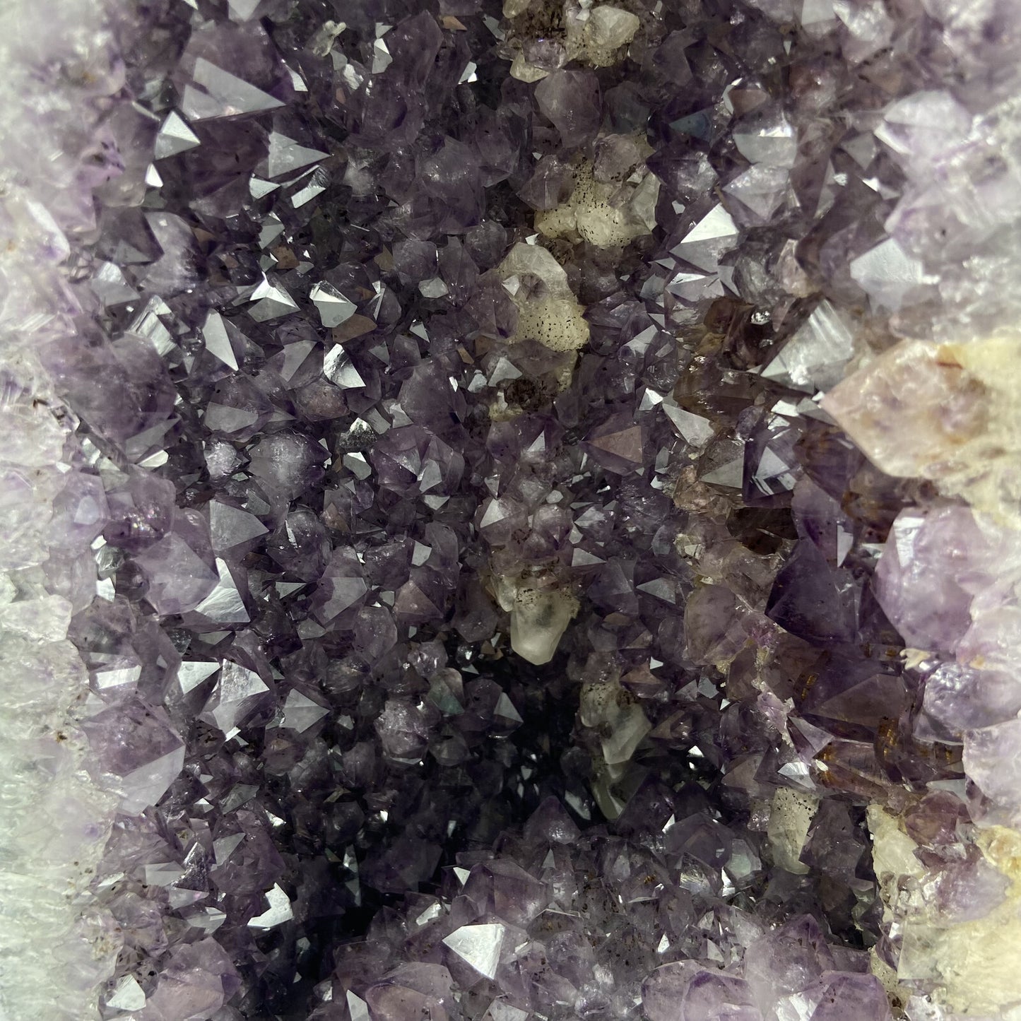 Géode - Améthyste n°92 - 14,68 kg