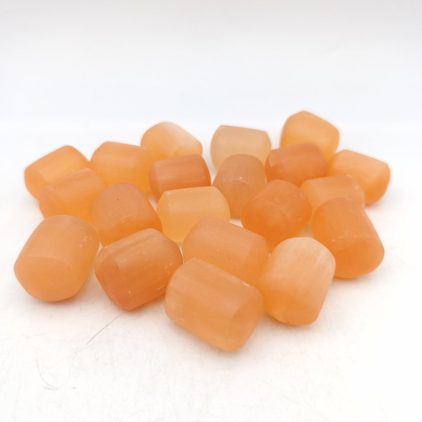 Pierres Roulées - Selenite orange