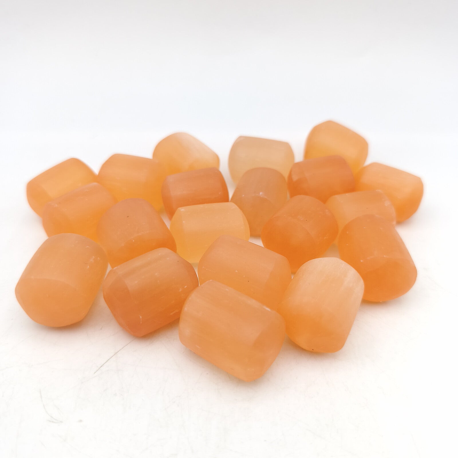 Pierres Roulées - Selenite orange