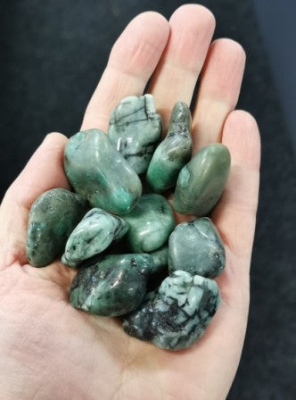 Pierres Roulées - Émeraude sur Quartz