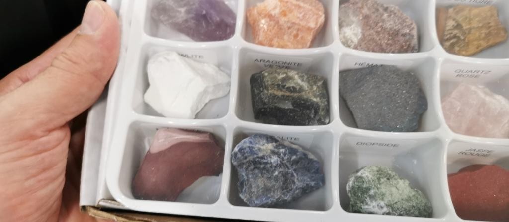 Flat/carton 24 pièces - Collection de minéraux