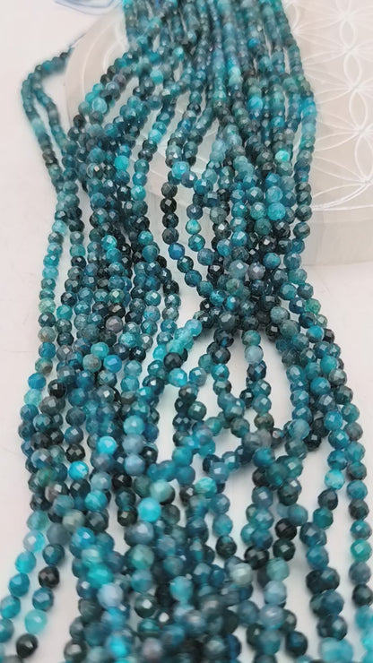 Rang de perles facettées - Apatite Bleue EXTRA (4 mm)