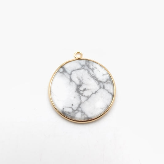 Pendentif rond serti Howlite