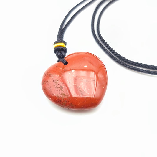 Pendentif cœur M avec son cordon - Jaspe rouge