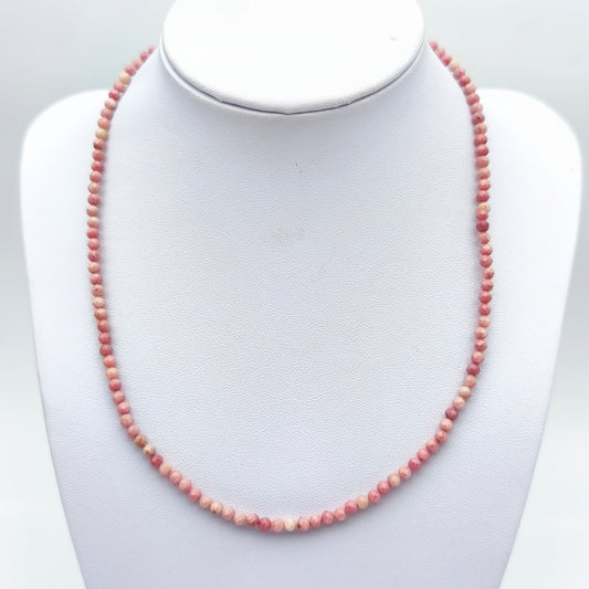 Collier perles facettées - Rhodonite (3 mm) - finition dorée