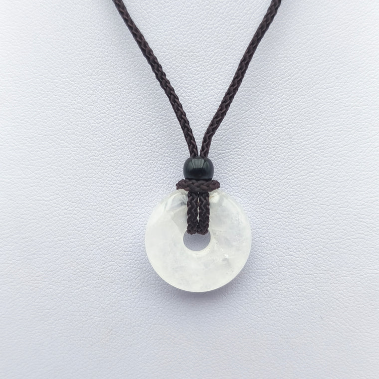 Pendentif donut 2 cm avec son cordon - Cristal de roche