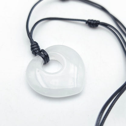 Colgante corazón G con su cordón - Cuarzo cristal