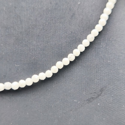 Collier perles facettées - Howlite (3 mm)