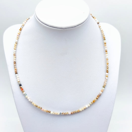 Collier perles facettées - Opale rose (3 mm)
