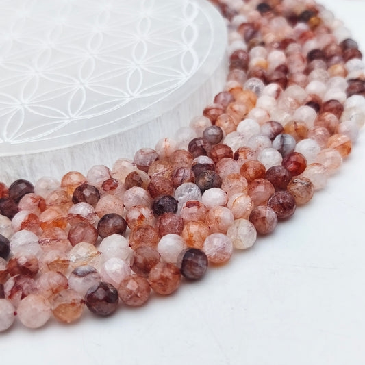 Rang de perles facettées - Quartz hématoïde (8 mm)