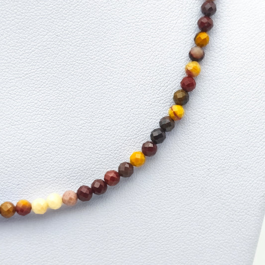 Collier perles facettées - Jaspe Mookaïte (3 mm)
