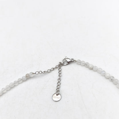 Halskette mit facettierten Perlen - Weißer Mondstein (3 mm)
