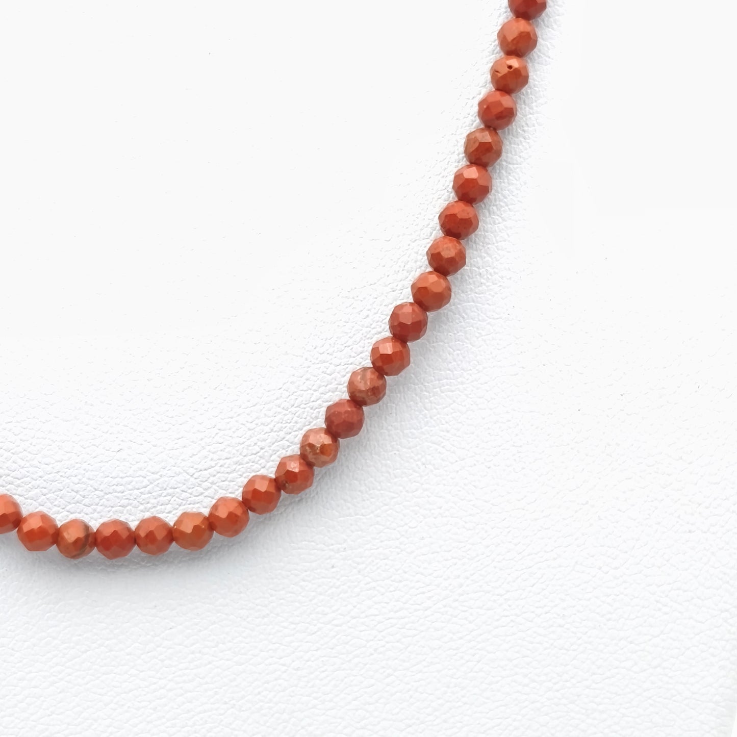 Collier perles facettées - Jaspe rouge (3 mm)
