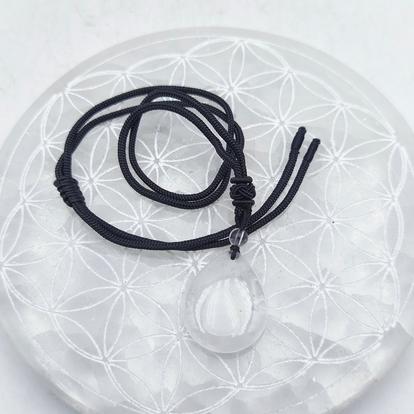 Pendentif poire avec son cordon - Cristal