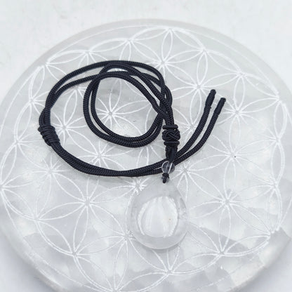 Pendentif poire avec son cordon - Cristal
