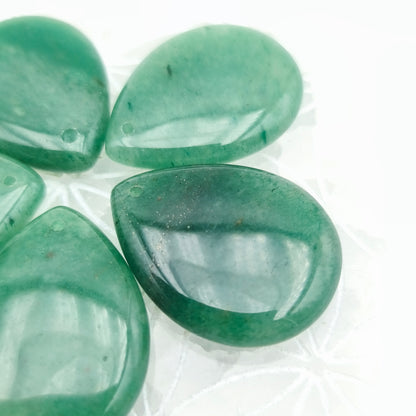 Pendentif goutte perçé Taille M 30 x 25 mm. - Aventurine verte