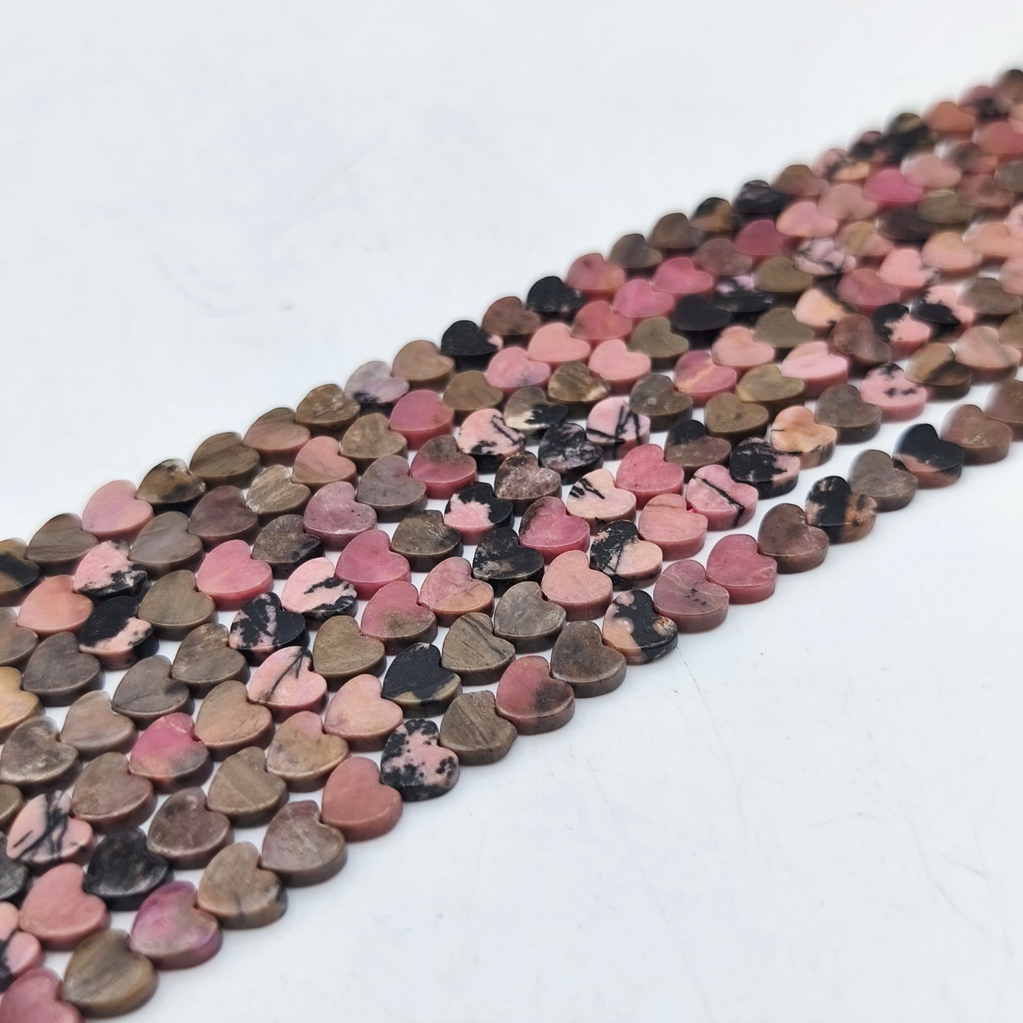 Rang de perles cœur - Rhodonite (6 mm)