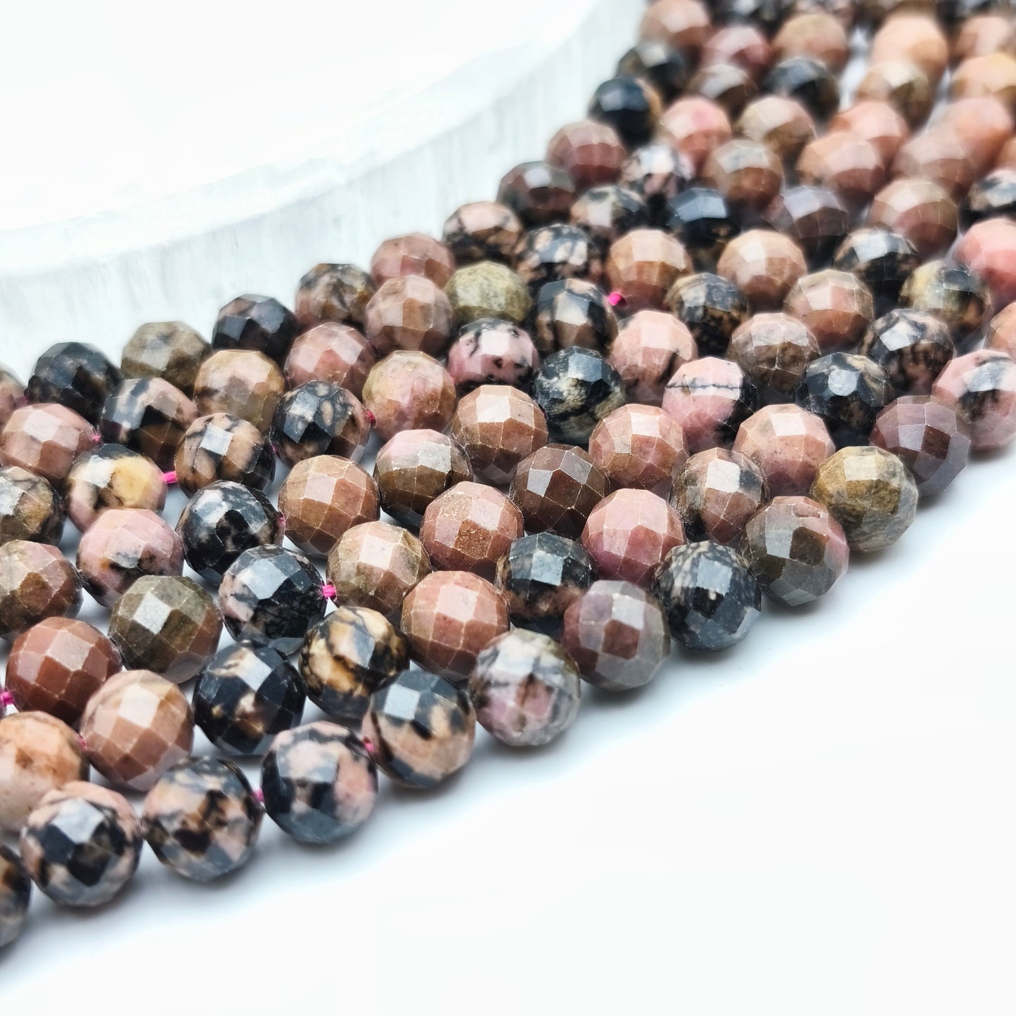Rang de perles facettées - Rhodonite (8 mm)