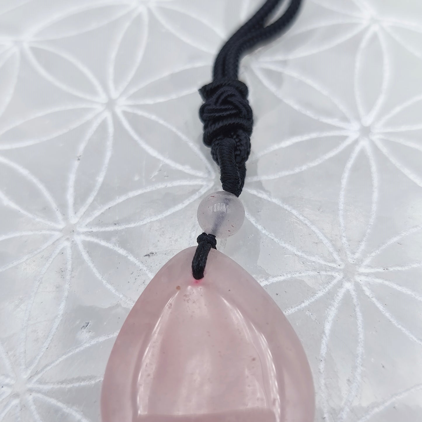 Pendentif poire avec son cordon - Quartz rose