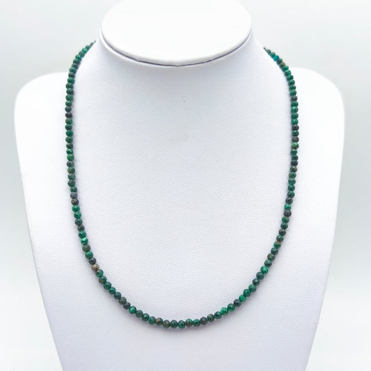 Collier perles facettées - Malachite (3 mm)