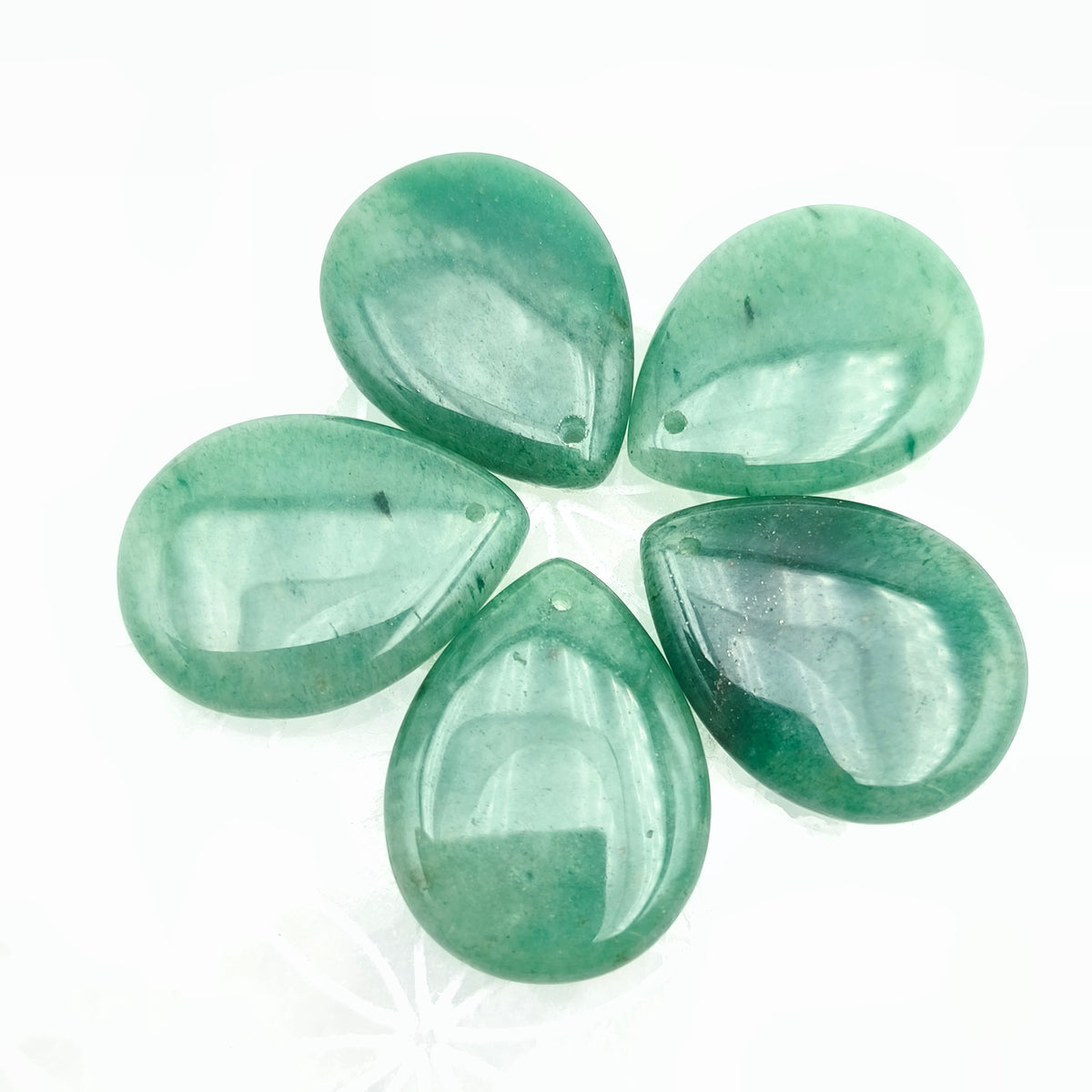 Pendentif goutte perçé Taille M 30 x 25 mm. - Aventurine verte