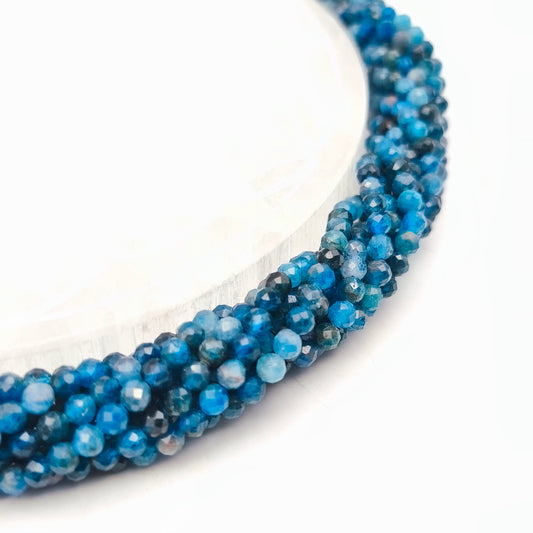 Rang de perles facettées - Apatite Bleue EXTRA (4 mm)