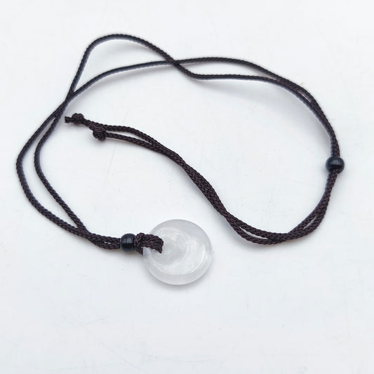 Pendentif rond 2 cm avec son cordon - Cristal de roche