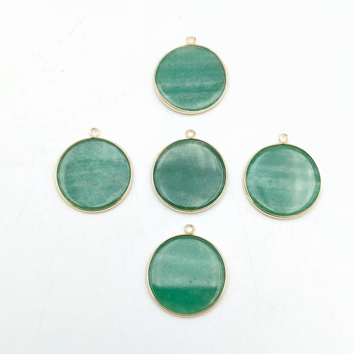 Pendentif rond serti Aventurine verte