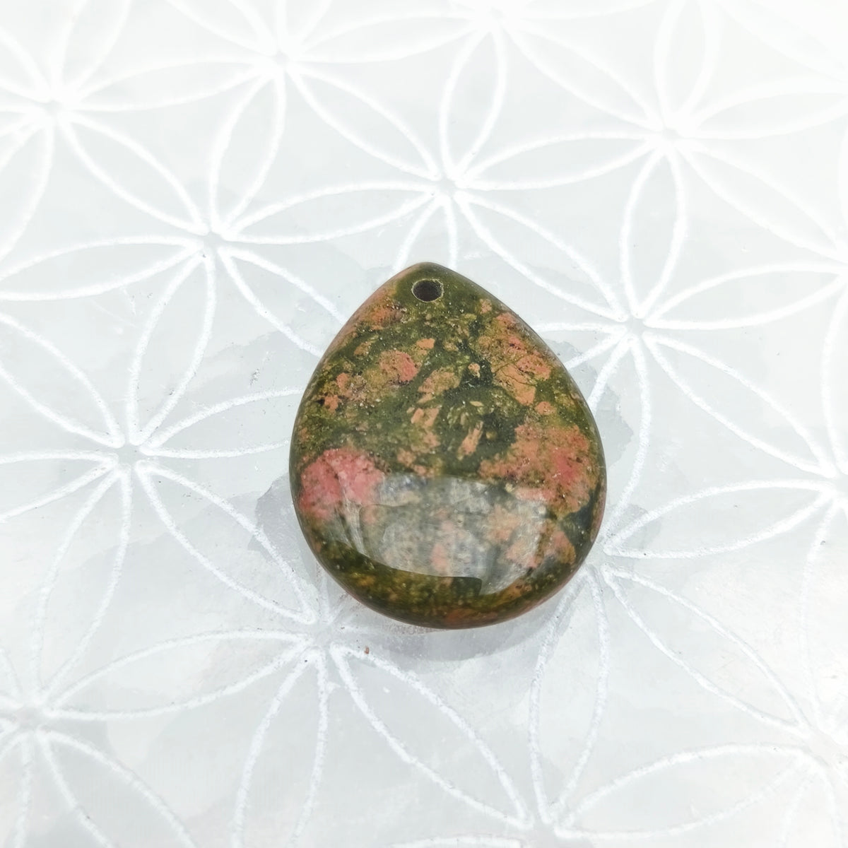 Pendentif goutte perçé Taille M 30 x 25 mm. - Jaspe Unakite