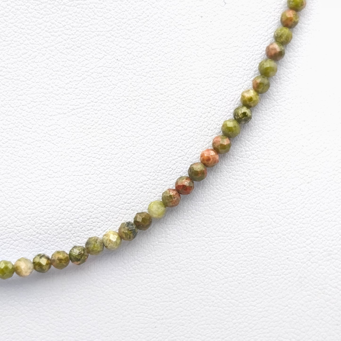 Collier perles facettées - Jaspe Unakite (3 mm)