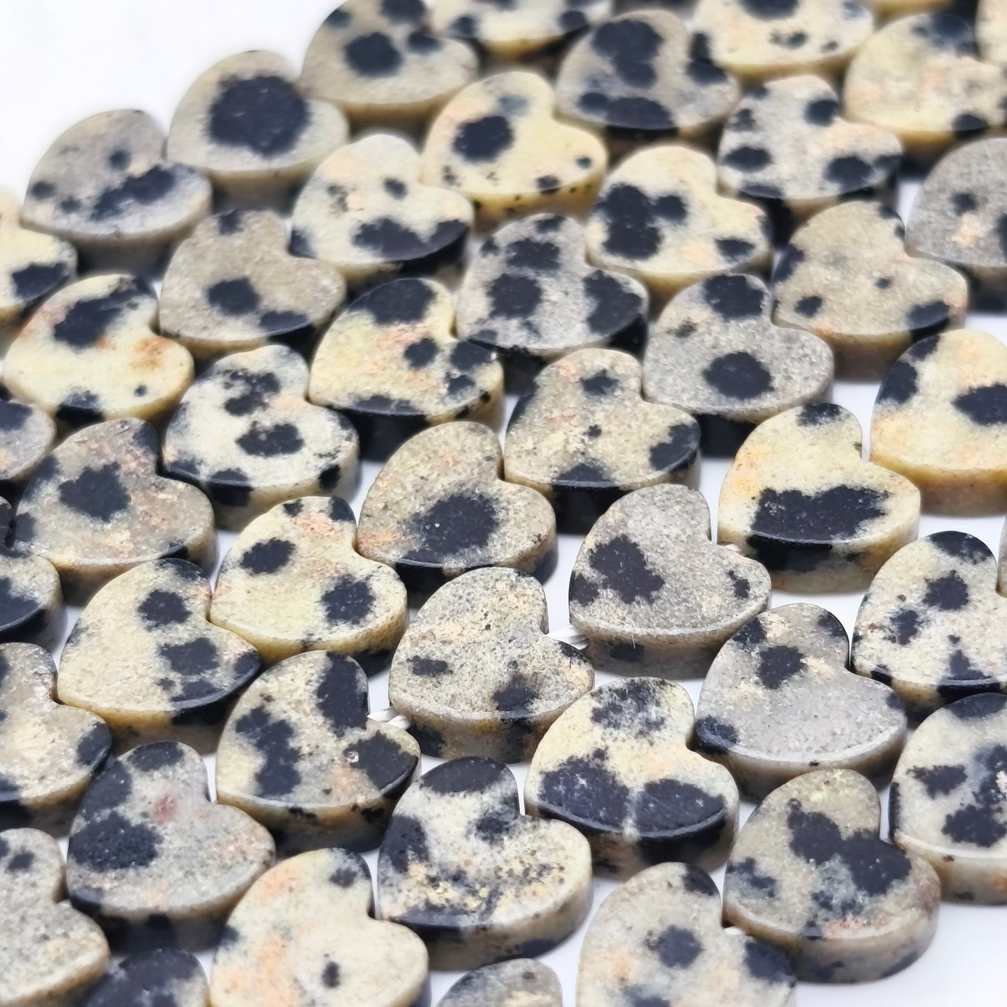 Rang de perles cœur - Jaspe Dalmatien (6 mm)
