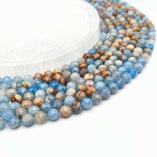 Rang de perles facettées - Calcite bleue (8 mm)