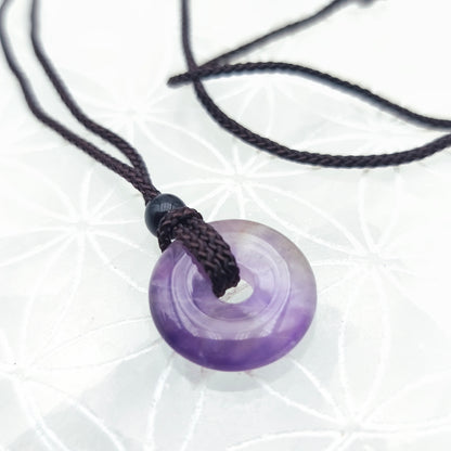 Pendentif donut 2 cm avec son cordon - Améthyste naturelle