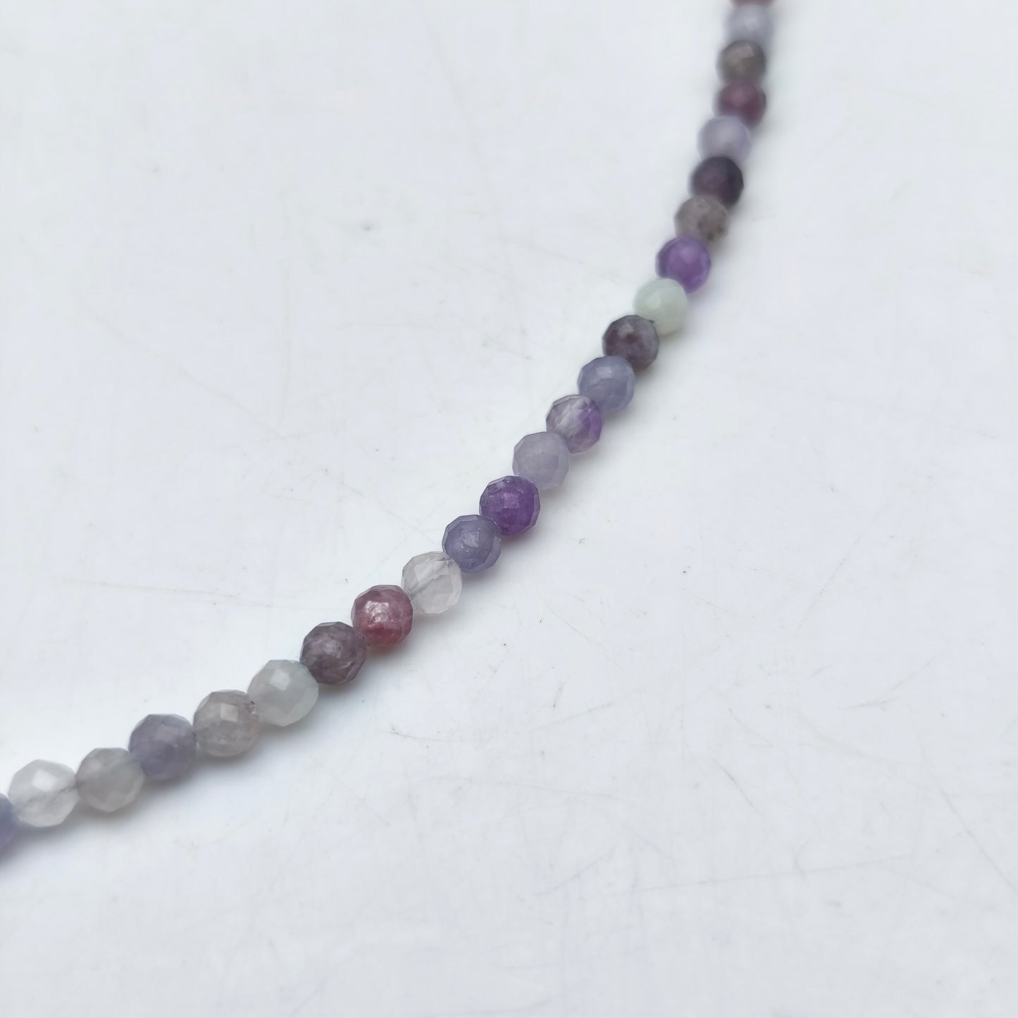 Collier perles facettées -  Lépidolite (3 mm)