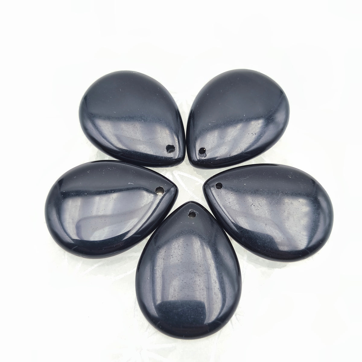 Pendentif goutte perçé Taille M 30 x 25 mm. - Obsidienne noire