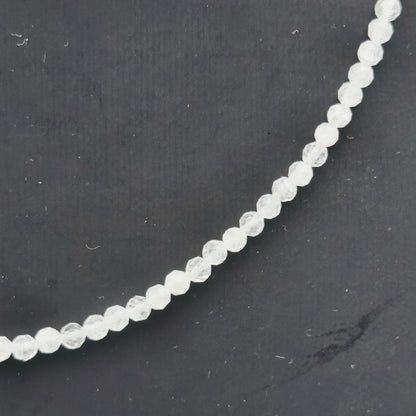 Collier perles facettées - Cristal de roche (3 mm)