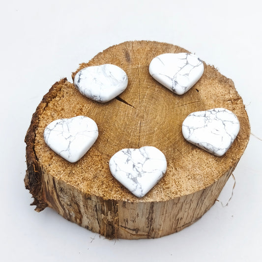 Petit Coeur PLAT- Howlite - Taille M