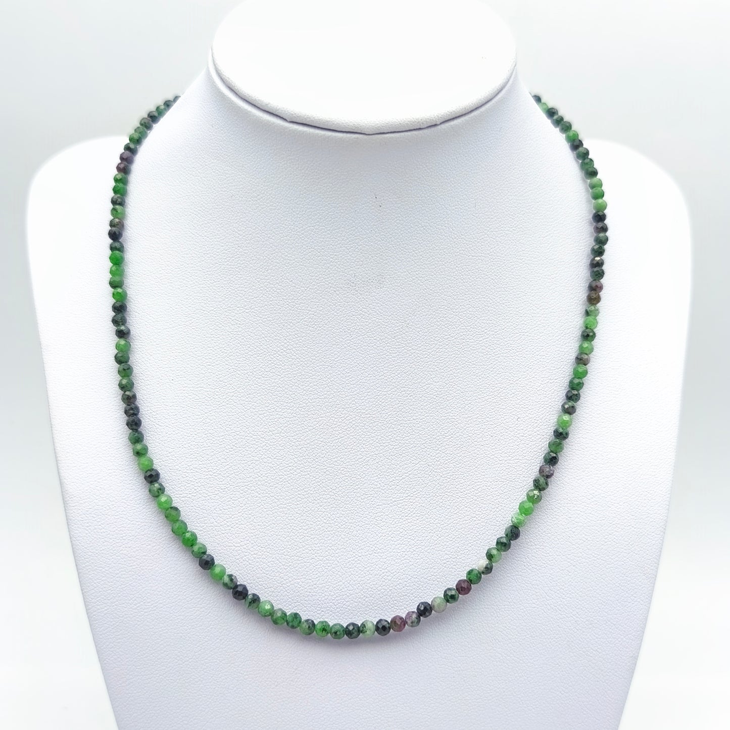Collier perles facettées - Rubis / Zoïsite (3 mm)