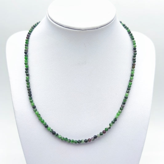 Collier perles facettées - Rubis / Zoïsite (3 mm)